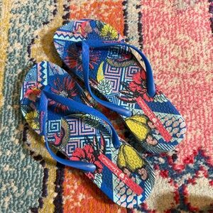 I love ipanema tribal fem flip flops 8.5